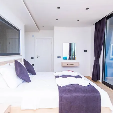 3 Bedroom Seaview 5765 Villa