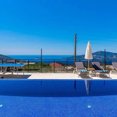 3 Bedroom Seaview 5765 *