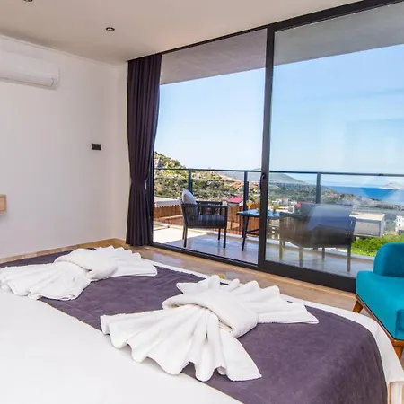 3 Bedroom Seaview 5765