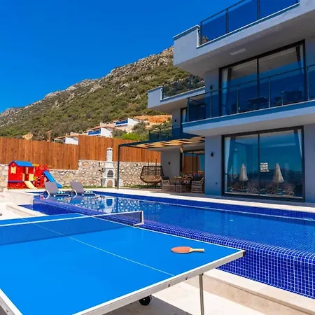 Villa 3 Bedroom Seaview 5765 *