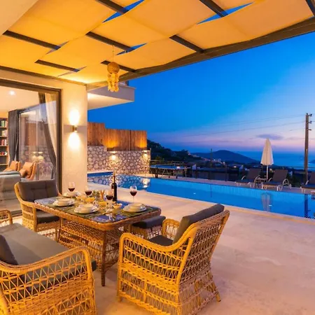 Villa 3 Bedroom Seaview 5765