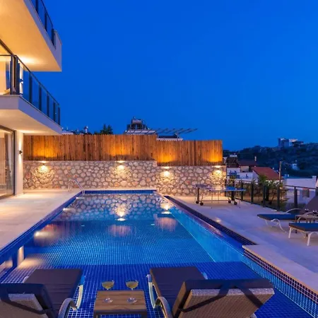 Villa 3 Bedroom Seaview 5765 *