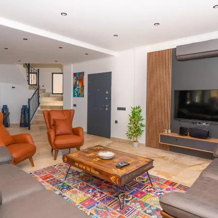 3 Bedroom Seaview 5765 *