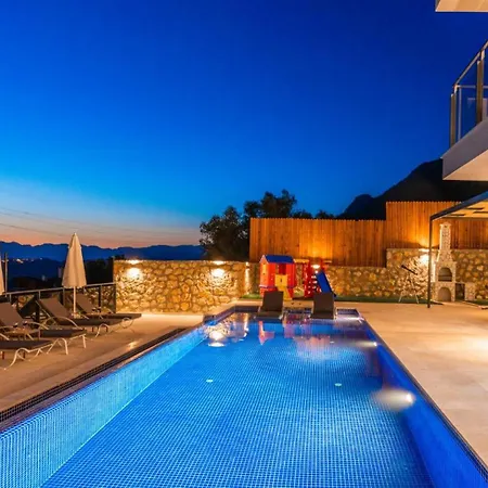 Villa 3 Bedroom Seaview 5765