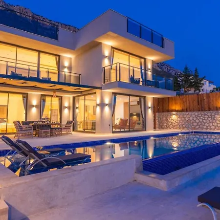 3 Bedroom Seaview 5765