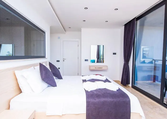 3 Bedroom Seaview 5765 Villa