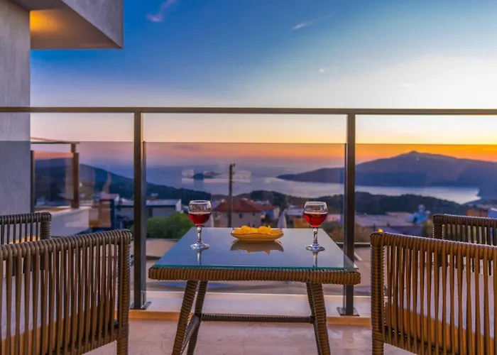 Villa 3 Bedroom Seaview 5765 *