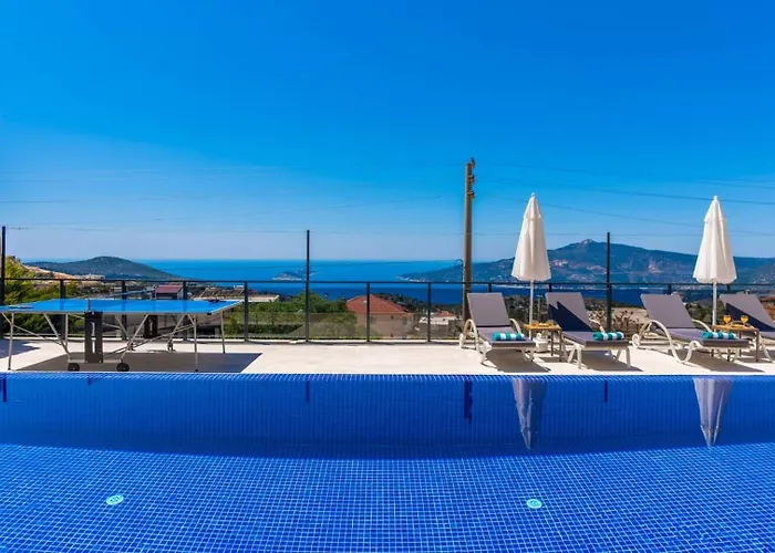 3 Bedroom Seaview 5765 *