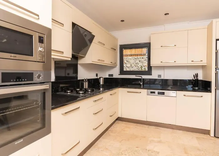 3 Bedroom Seaview 5765 Villa