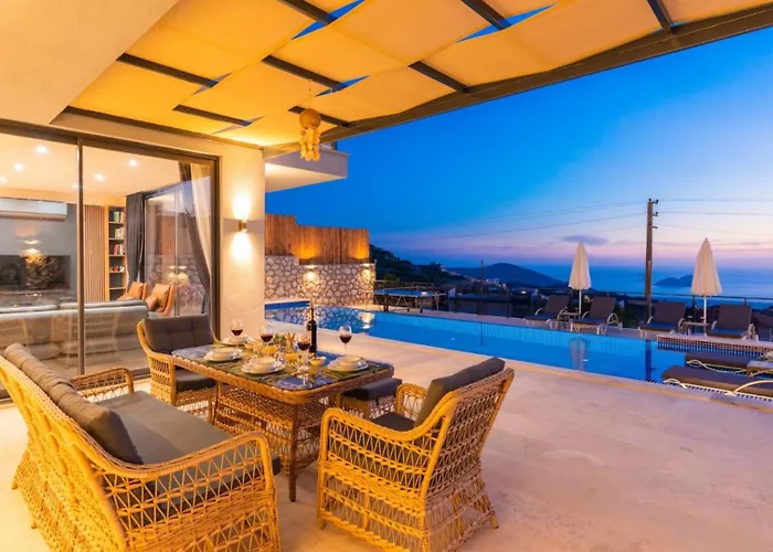 Villa 3 Bedroom Seaview 5765